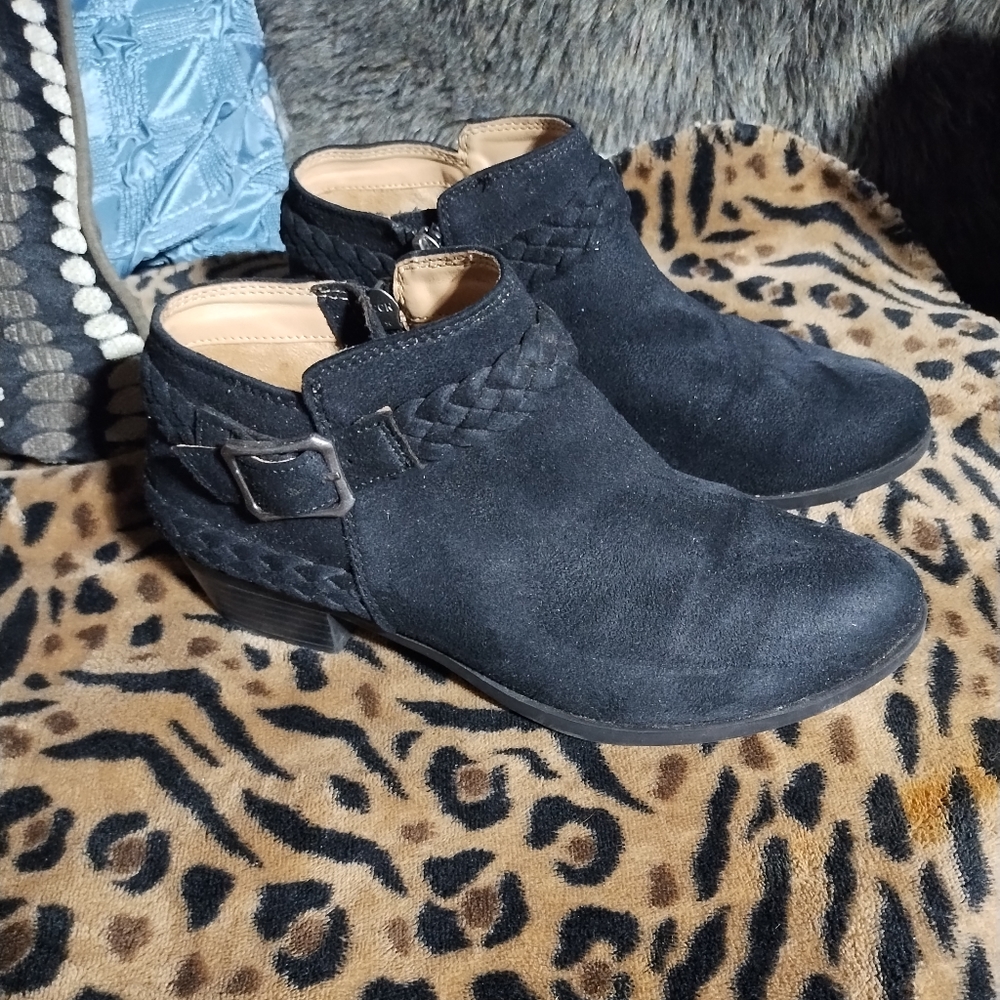 Boots - Picture 2 of 3